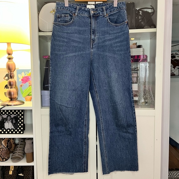 H&M Medium Blue Wash Slightly Cropped Jeans Size 10 - Picture 2 of 9